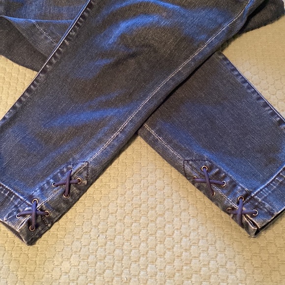 Talbots Sz 8 Flawless Five Pocket Crop Jeans - Laces by Ankles - Excellent C… - Picture 2 of 8